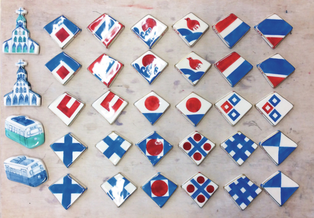 長崎の風景がモチーフ「陶彩 花と風」