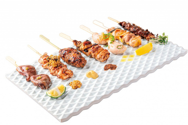 兵庫の地鶏を使った焼き鳥& 鶏肉料理 KOBE YAKITORI STAND 野乃鳥