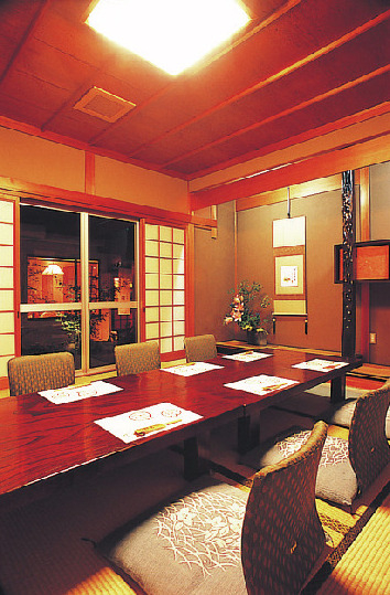 選び抜かれた天然鯛をまるごと!「あわぢ阿呍」