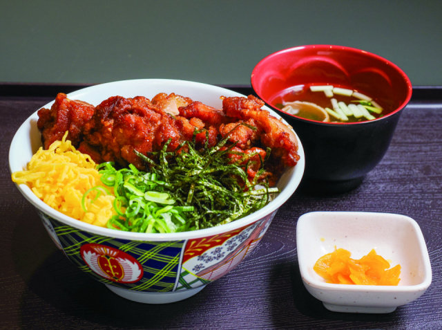 岡山グルメが一堂に 集まる県庁食堂「おかやま 晴れの国食堂」