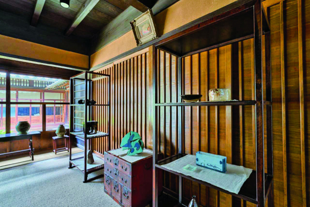 築120年の米蔵を改装したノスタルジックな空間「atelier & salon はしまや」