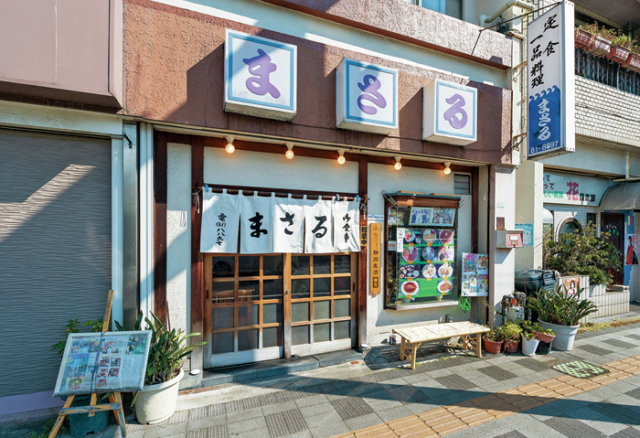 地元で獲れた魚介類がてんこ盛りボリューム満点の丼が人気「まさる」