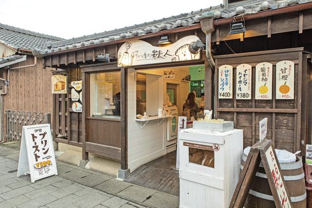 焼きたてを楽しめる人気のプリントースト「伊勢プリンの鉄人」