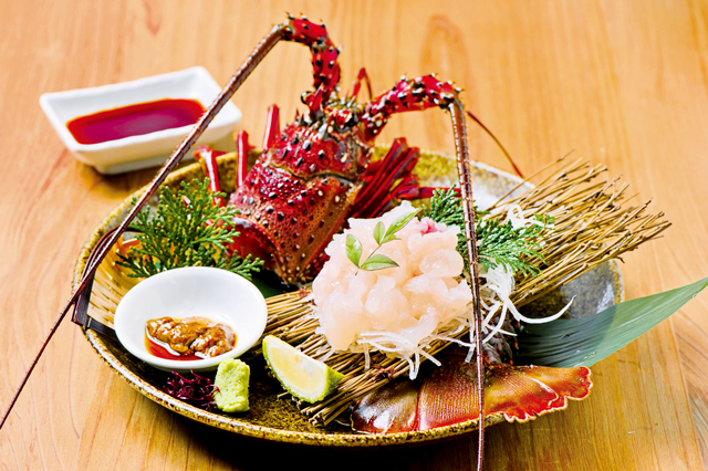 鮮度抜群の伊勢えびに舌鼓「鈴木水産 外宮参道店」