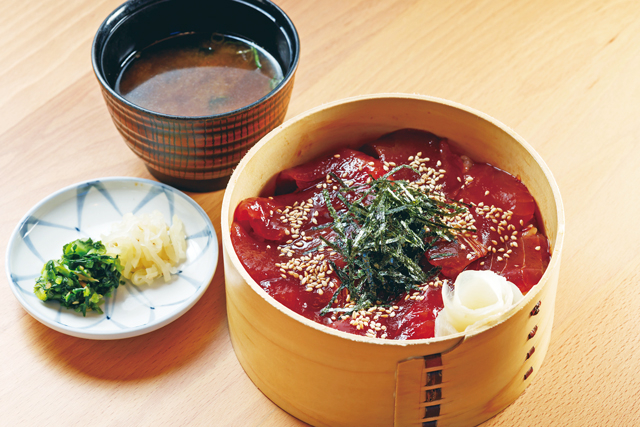 新鮮な海の幸でお腹も心も満たされる!「海老丸」