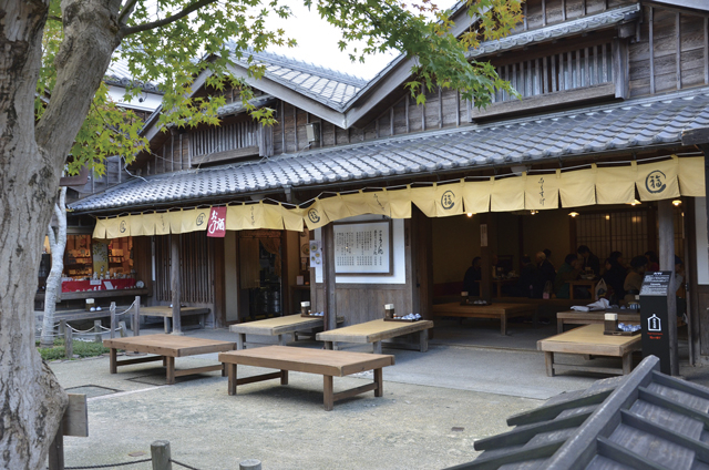 伊勢うどんをさまざまにアレンジ「ふくすけ」