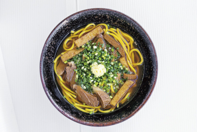 健康志向のウコン入り八重山そばが人気「かぶさ食堂」