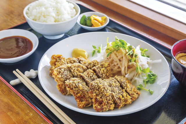 海風を感じながらゆったりとした時間を過ごす「Cafe Laguna」