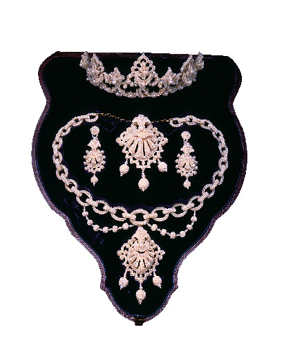 パールミュージアムコレクションを見学する