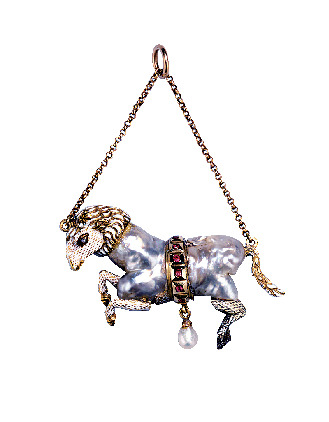 パールミュージアムコレクションを見学する