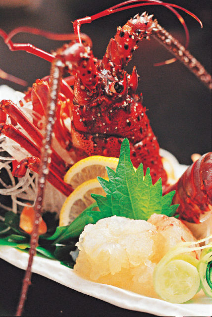 【鳥羽の観光・買物・ランチスポット】小浜港近くの漁師が営む店「はまべや」