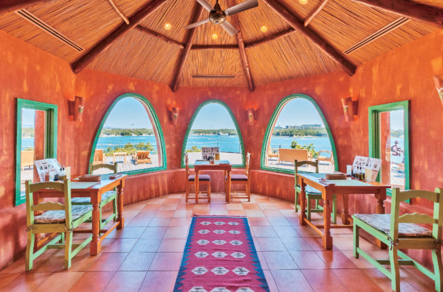 【志摩×海辺のレストラン&カフェ】目の前に輝く水面と青空!「地中海レストランRIAS」