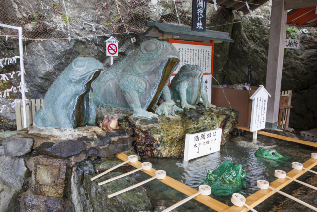 【伊勢・二見興玉神社×良縁祈願】2. 手水舎で手を清める