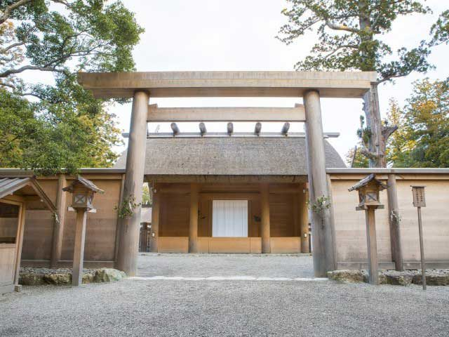 三重観光モデルコースお次の地は高倉山に鎮まる伊勢神宮 外宮を参拝