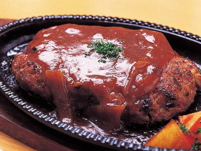 【鳥羽の観光・買物・ランチスポット】黒毛和牛のハンバーグが絶品「カーナー・ピーナ」