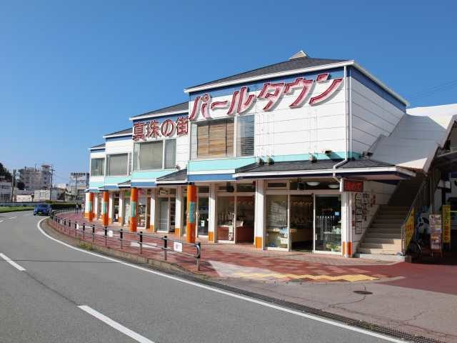 【鳥羽の観光・買物・ランチスポット】鳥羽湾沿いの真珠専門街「TOBAパールタウン」