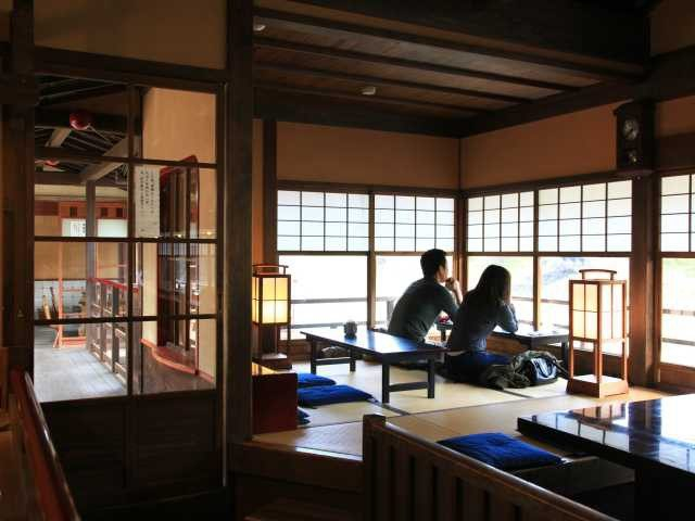 【伊勢神宮の外宮参道&内宮参道】内宮参道:おはらい町 ②おしゃれなカフェがある