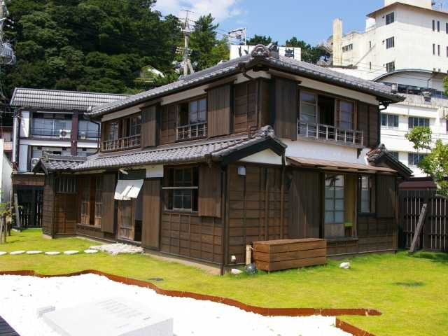 【鳥羽の観光・買物・ランチスポット】さすらいの詩人の暮らしを感じる「伊良子清白の家」