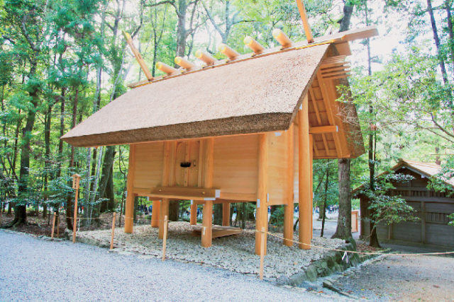 伊勢神宮内宮参拝ルート⑦ 御稲御倉・外幣殿(みしねのみくら・げへいでん)