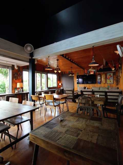 緑と海と空を見渡す爽快ビュー「島野菜カフェ Re:Hellow Beach」