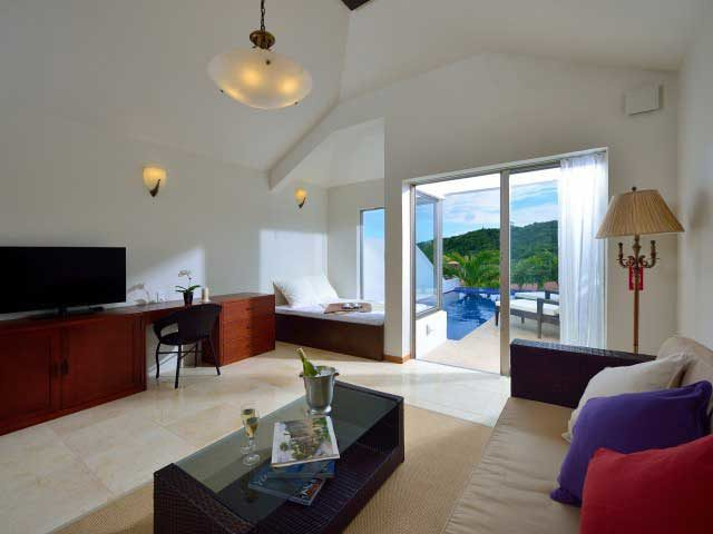 【宮古島×ホテル】プールテラス イムギャースイート