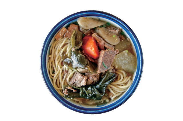 牧場を営む主人が作る本格牛そば「新垣食堂」