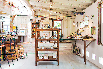 小さな島の雑貨+Tシャツハウス「hakoniwa kurima・NAMIMA」