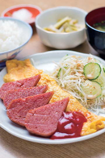 八重山家庭料理をたっぷり楽しむ「島料理の店 南の島」