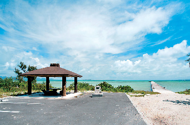 【黒島の観光スポット】伊古桟橋(いこさんばし)