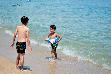 【淡路島の海水浴場】温泉街にも近く、なにかと便利な都市型ビーチ「大浜海水浴場」