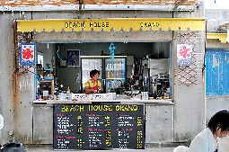 【淡路島の海水浴場】シーフードが楽しめるこぢんまりしたビーチ「北淡室津ビーチ」