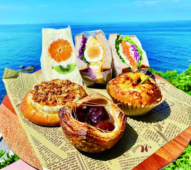 空と海が一望できる リゾート感あふれる ベーカリーカフェ「Bakery Café MISAKI」