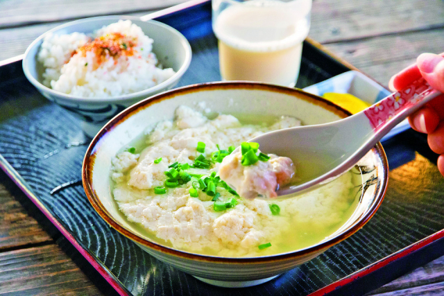 ゆし豆腐の優しい味が染みわたる「とうふの比嘉」