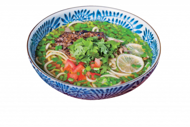 アジアンな宮古そばはランチにおすすめ「カフェ ウエスヤ」