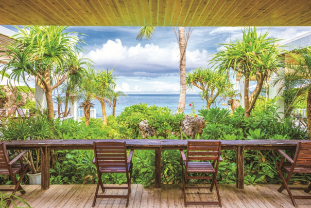 とびきりのジェラートを絶景ビーチテラスで「gelato cafe Ninufa」