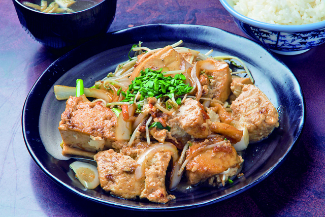 地元で長年愛される人気食堂「なかよし食堂」