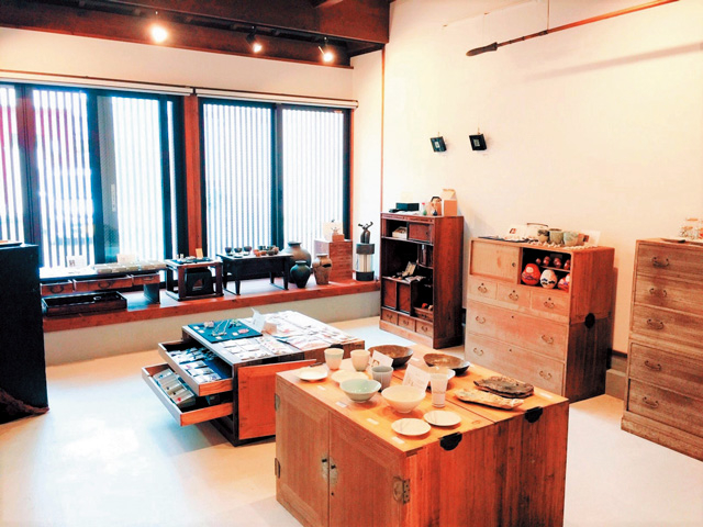 【主計町茶屋街の観光スポット】ギャラリーしらいと