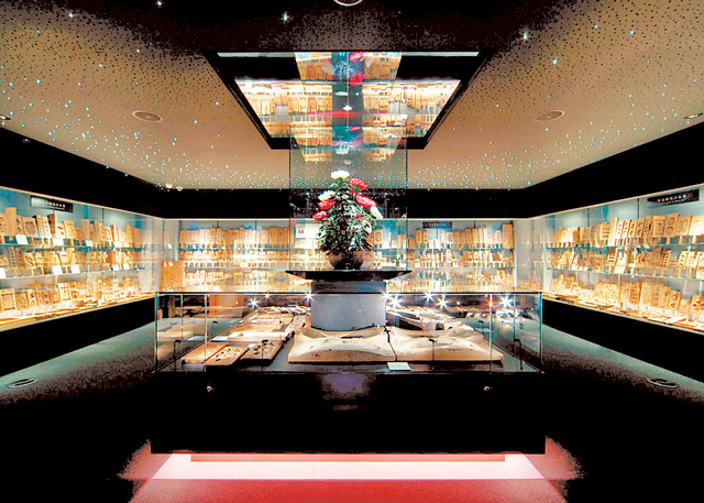 【主計町茶屋街の観光スポット】金沢菓子木型美術館・森八本店