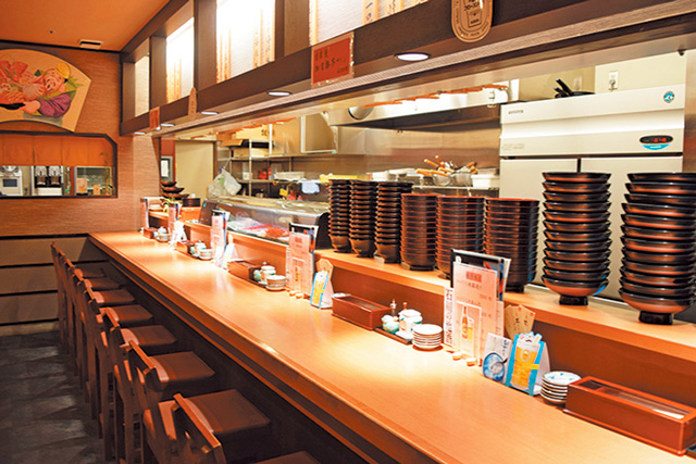 14種類の豪華ネタの盛り付けは大輪の花のよう「近江町海鮮丼家ひら井 いちば館店」