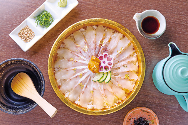 季節に応じて仕入れる新鮮魚介の海鮮丼「近江町食処 鮮彩えにし」