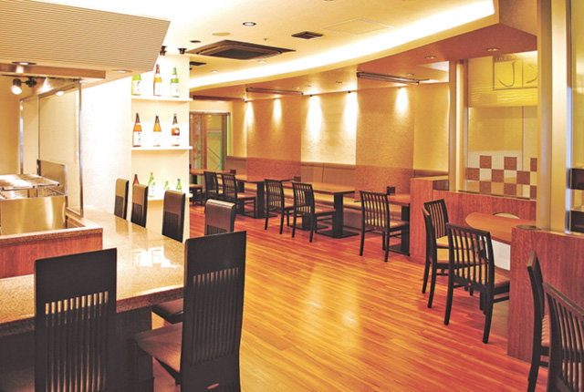 季節に応じて仕入れる新鮮魚介の海鮮丼「近江町食処 鮮彩えにし」