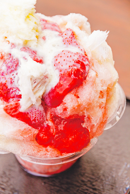 自家製豆乳シロップとゴロゴロのイチゴ!「日光さかえや」