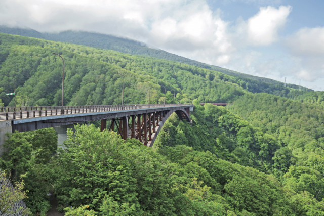 〈八甲田山麓ドライブコース〉④ 城ヶ倉大橋