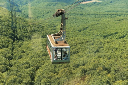 山頂まではロープウェーで!八甲田ロープウェー