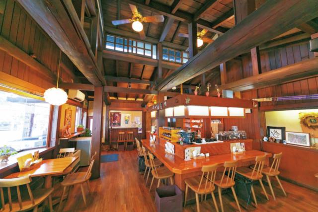 宿の元風呂場だった空間を改装「茶房ぐーてらいぜ」