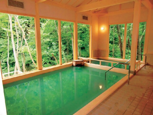 みなかみの風景が美しい「仏岩温泉鈴森の湯」