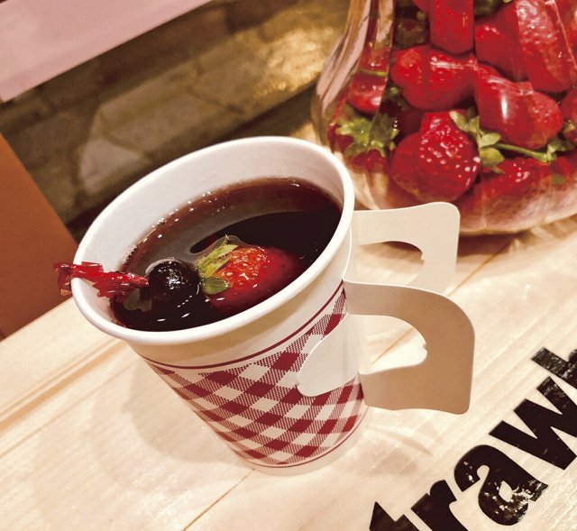 ストロベリーサイダー&ワイン「Strawberry Bomb」 <中段エリア>