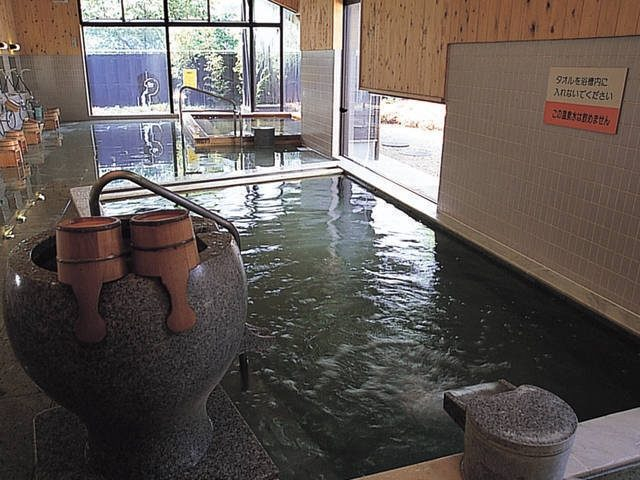 木造の温泉施設で温まる「みどり市かたくりの湯」
