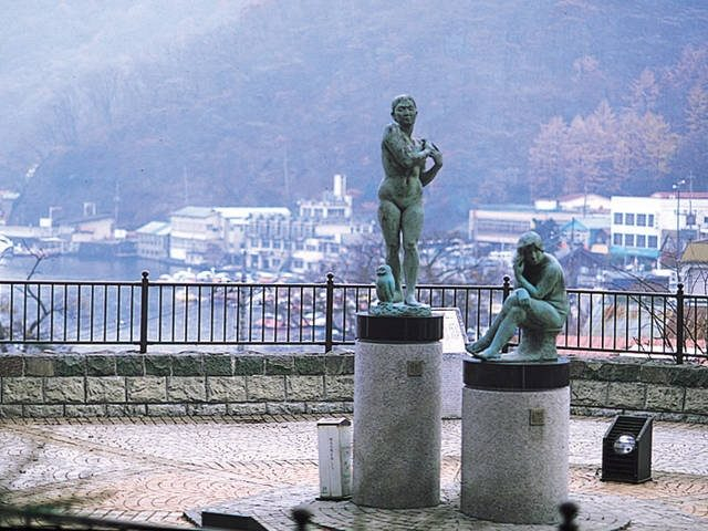 名曲を記念した湖畔の公園「榛名「湖畔の宿」記念公園」