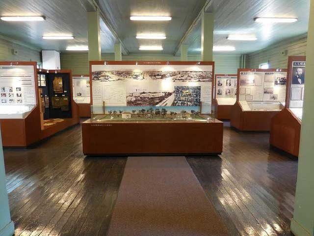 札幌市時計台館内を見学する